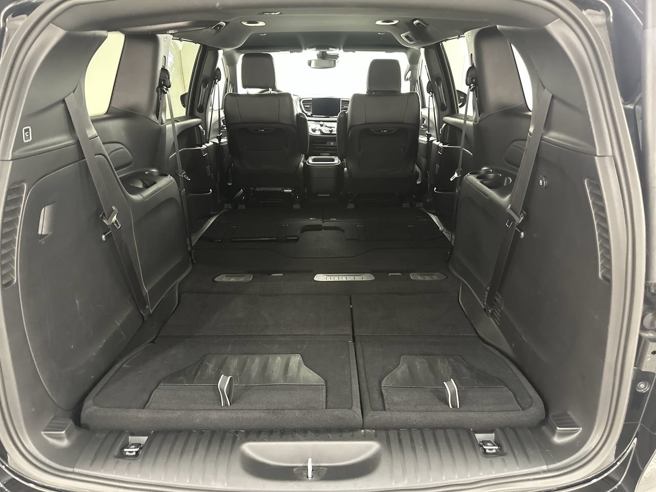 Used 2026 Chrysler Pacifica Select AWD/4WD image 28