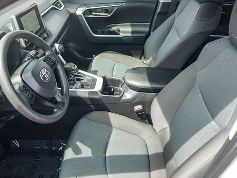 Used 2025 Toyota RAV4 XLE image 20