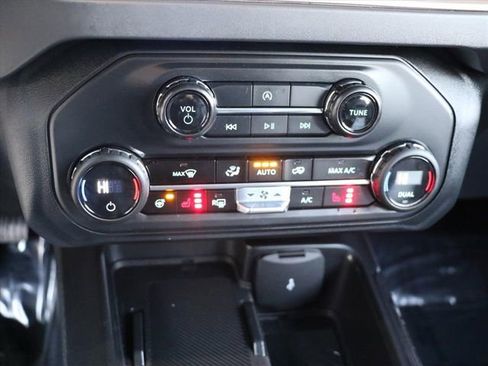 Used 2025 Ford Bronco Outer Banks image 23