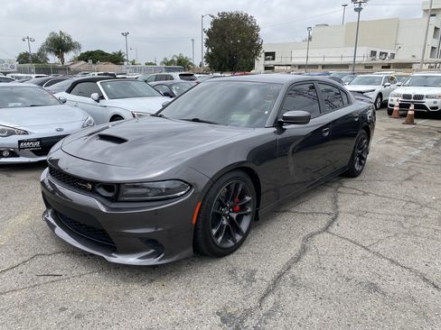 Used 2020 Dodge Charger Scat Pack RWD image 2