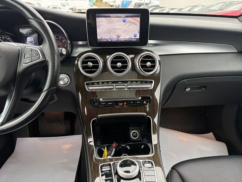 Used 2018 Mercedes-Benz GLC 300 4MATIC image 17