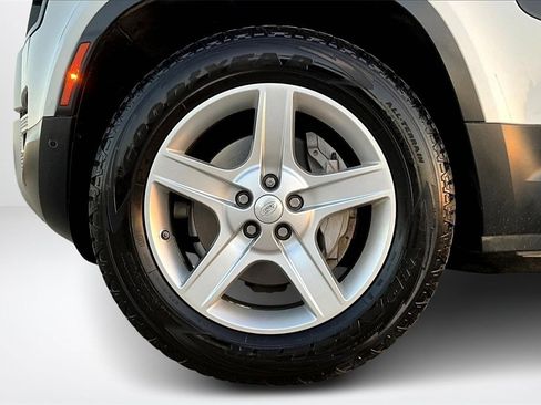 Used 2020 Land Rover Defender 110 SE image 34