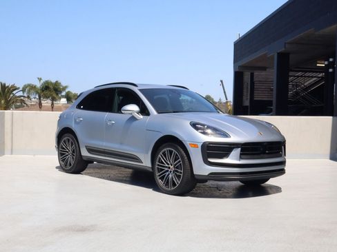 New 2026 Porsche Macan AWD/4WD image 7