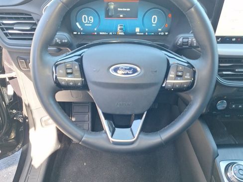 Used 2023 Ford Escape Platinum AWD/4WD image 13