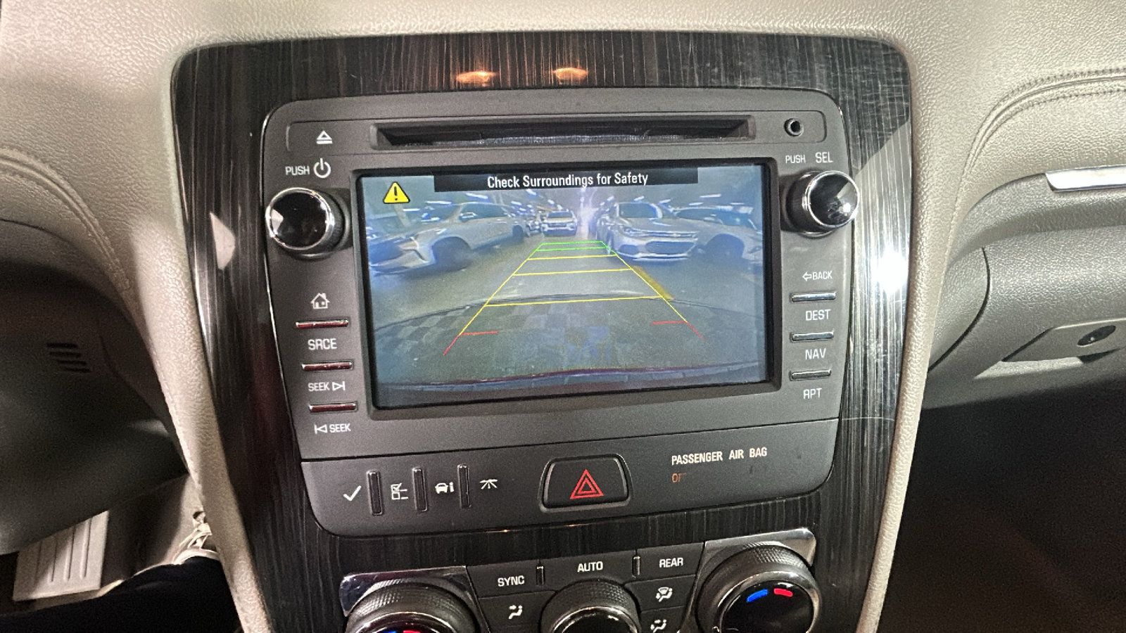 Used 2017 Chevrolet Traverse LT AWD/4WD image 25