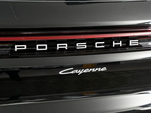 New 2026 Porsche Cayenne image 13