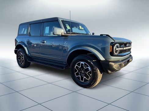 New 2025 Ford Bronco Outer Banks image 2