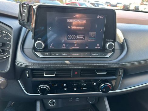 Used 2021 Nissan Rogue S AWD/4WD image 21
