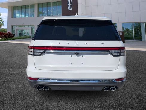 Used 2024 Lincoln Aviator Premiere w/ Premium Package image 6