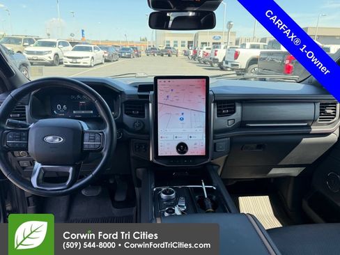 Used 2023 Ford Expedition Platinum AWD/4WD image 2
