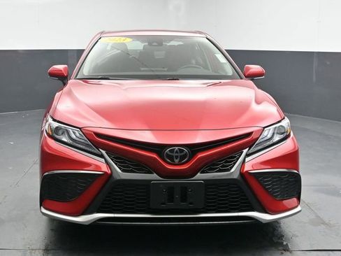 Used 2023 Toyota Camry XSE FWD image 3