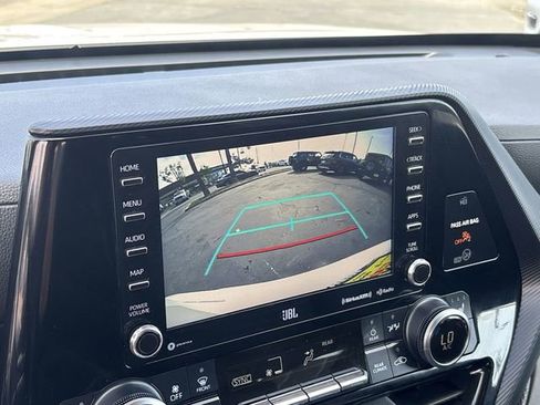 Used 2021 Toyota Highlander XSE image 27