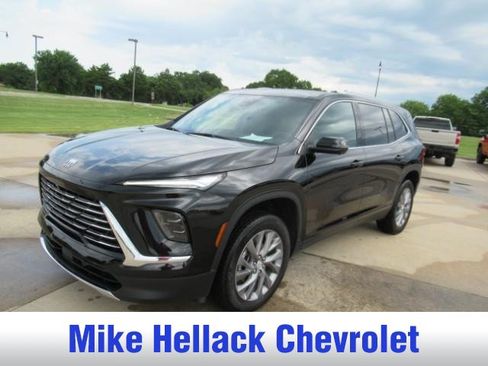 Used 2025 Buick Enclave Preferred FWD image 3