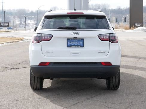 Used 2024 Jeep Compass Latitude image 6