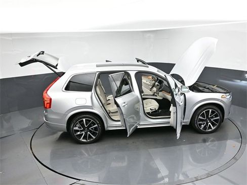 Used 2022 Volvo XC90 T6 Momentum w/ Advanced Package image 49