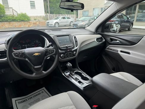 Used 2018 Chevrolet Equinox LS AWD/4WD image 30