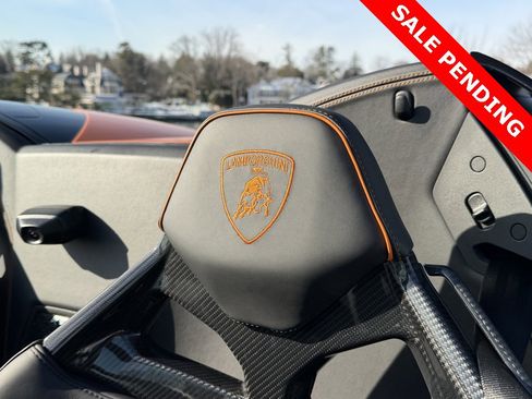Used 2024 Lamborghini Huracan EVO image 19