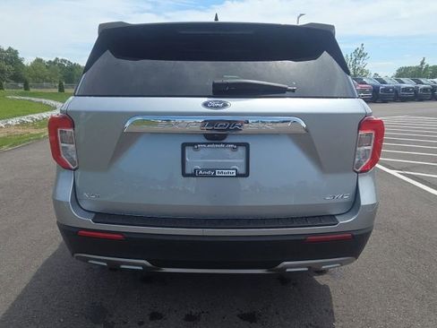 Certified 2023 Ford Explorer XLT w/ Equipment Group 202A AWD/4WD image 9