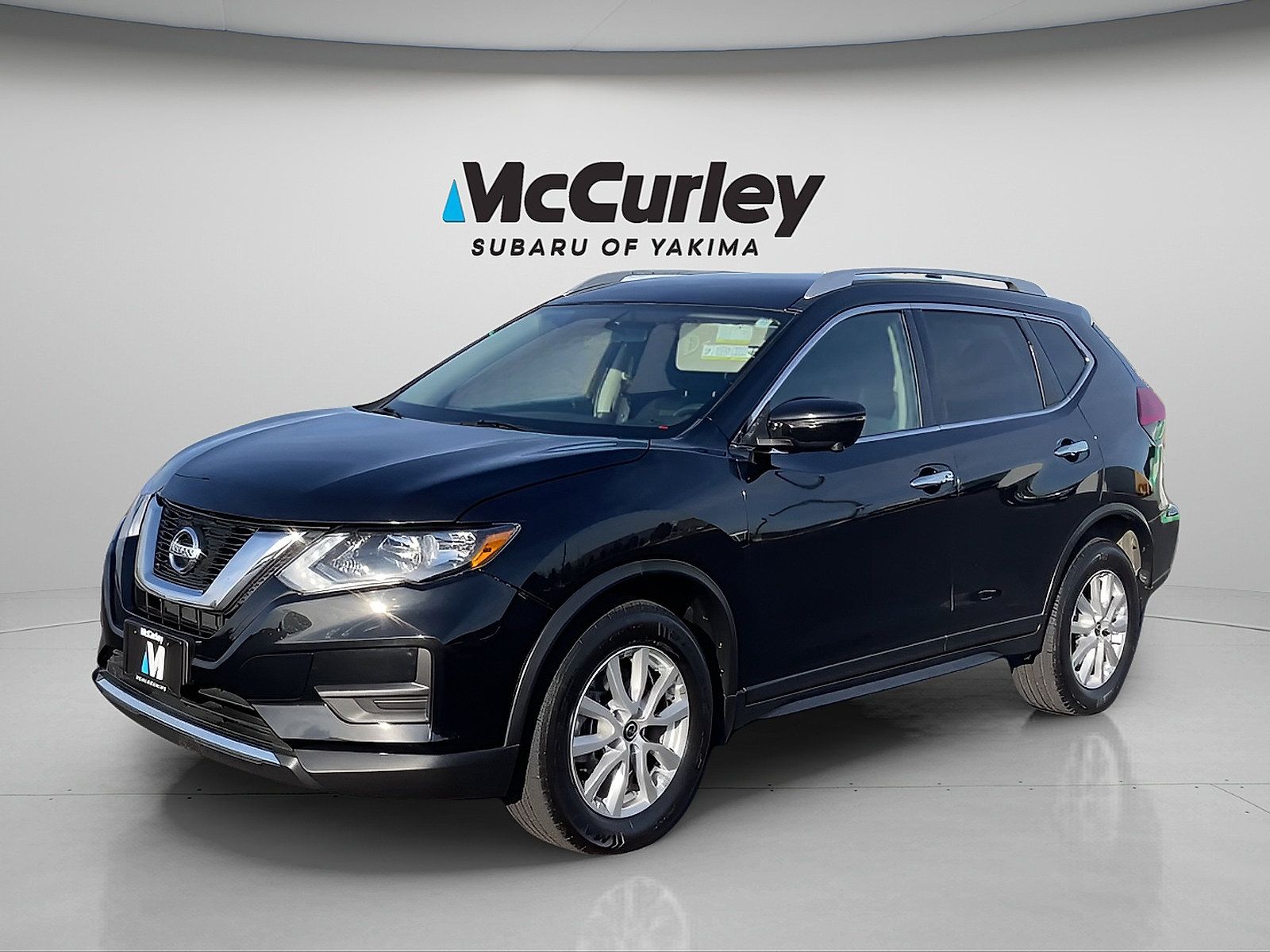 Used 2017 Nissan Rogue SV w/ SV Premium Package AWD/4WD image 1
