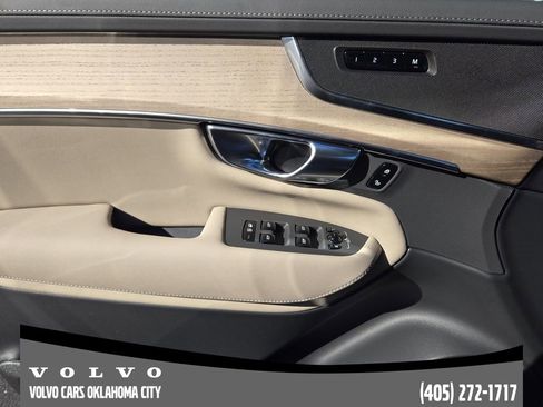 New 2026 Volvo XC90 B5 Core w/ Protection Package Premier image 22