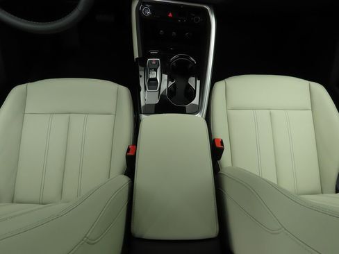 Certified 2025 Audi Q5 Premium Plus w/ Premium Plus AWD/4WD image 19