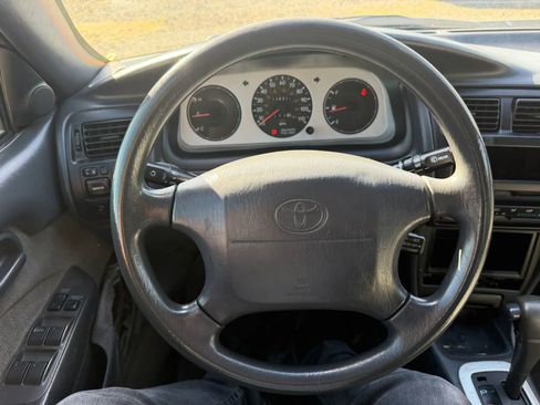 Used 1993 Toyota Corolla Deluxe FWD image 11