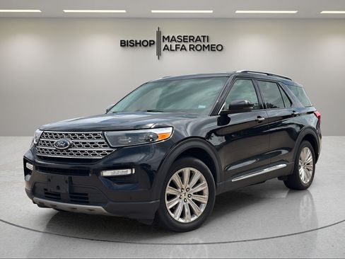 Used 2021 Ford Explorer Limited w/ Equipment Group 301A RWD image 2