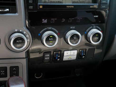 Used 2012 Toyota Sequoia Platinum AWD/4WD image 23