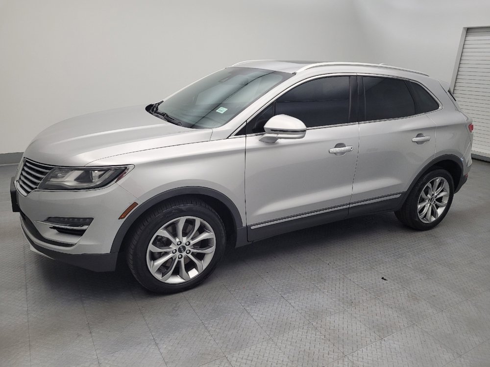 Used 2017 Lincoln MKC Select w/ Select Plus Package AWD/4WD image 2