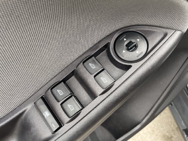 Used 2013 Ford Focus SE FWD image 21