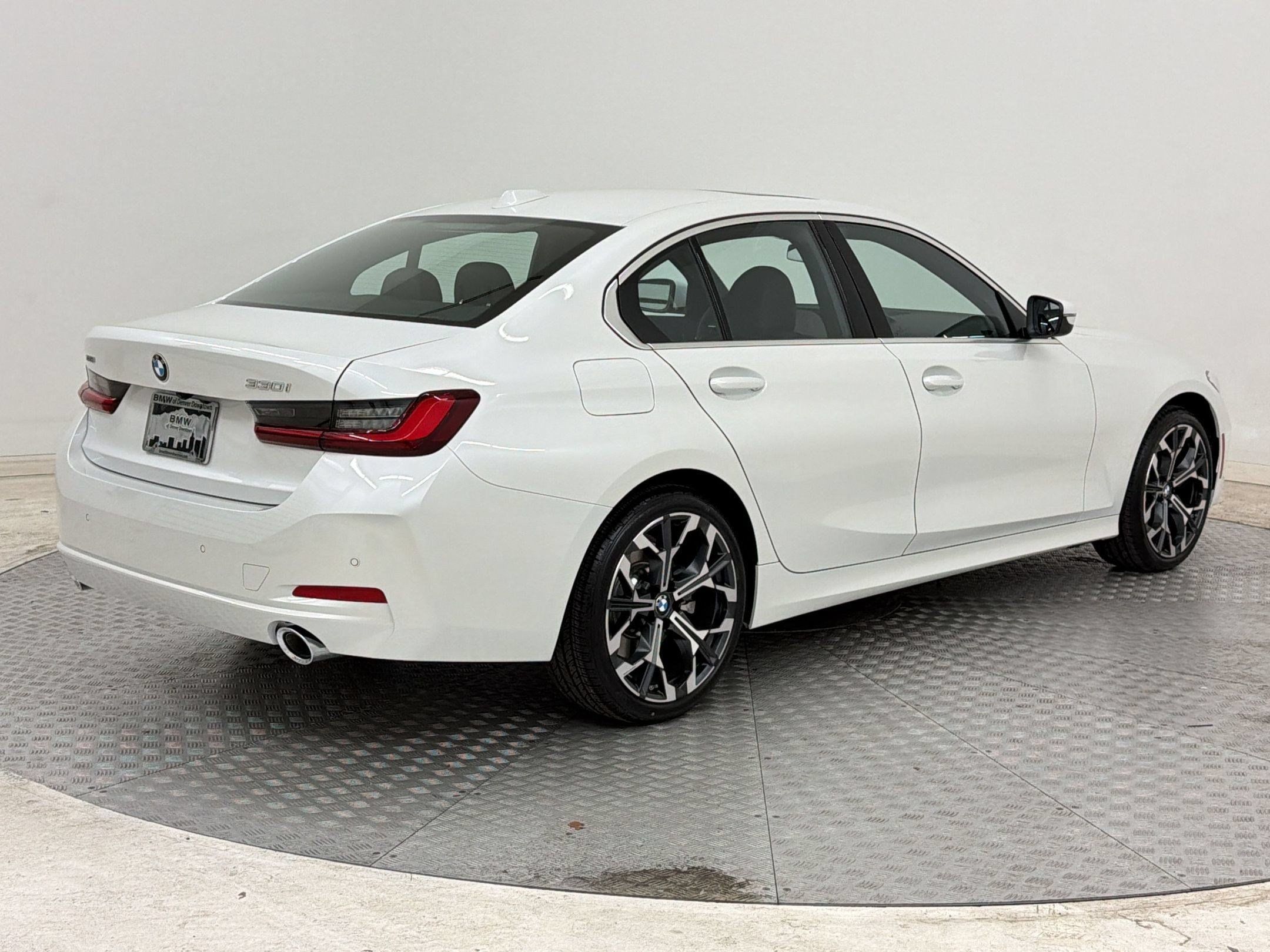 Used 2026 BMW 330i xDrive Sedan w/ Premium Package AWD/4WD image 9