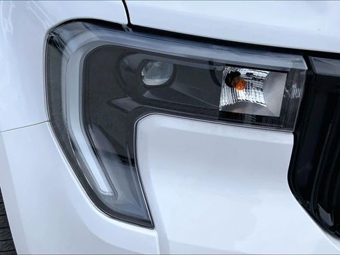 New 2025 Ford Maverick Lobo image 13