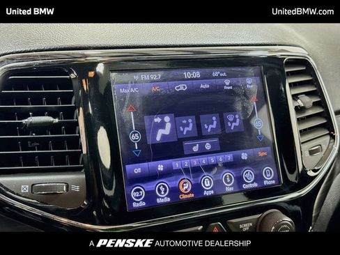 Used 2019 Jeep Grand Cherokee Altitude AWD/4WD image 11