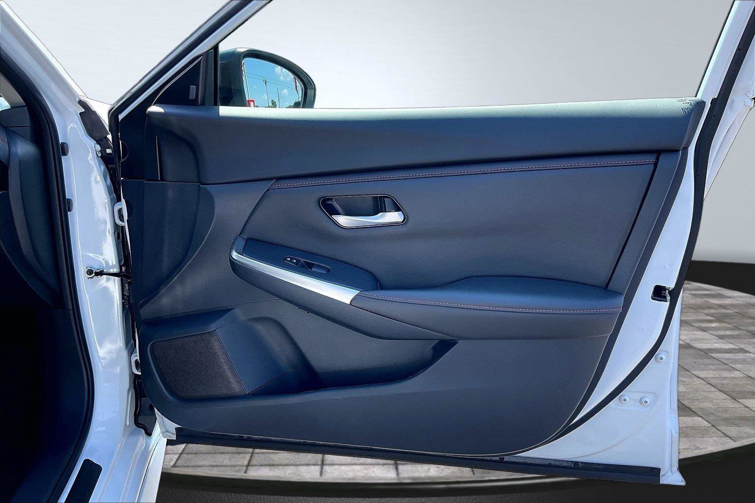 Certified 2025 Nissan Sentra SR FWD image 24