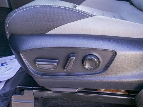 Used 2024 Toyota Tacoma TRD Off-Road w/ TRD Off Road Upgrade Package image 20