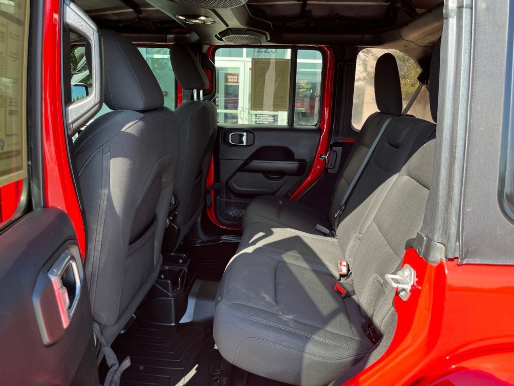 Used 2021 Jeep Wrangler Unlimited Sahara AWD/4WD image 14