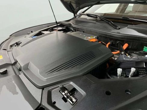 Used 2024 Audi Q8 e-tron Prestige w/ Prestige Package AWD/4WD image 91