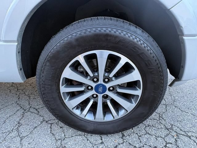 Used 2017 Ford Expedition EL XLT w/ Equipment Group 202A RWD image 12