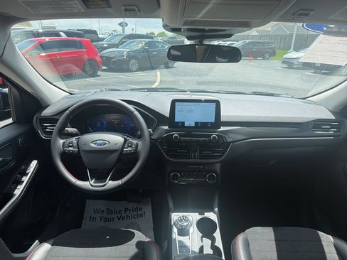 Certified 2022 Ford Escape SEL w/ SEL Stealth AWD Package image 18