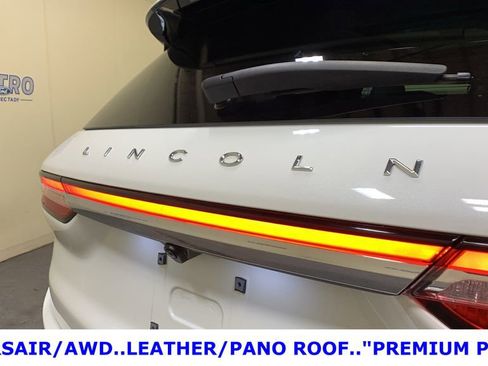 Used 2022 Lincoln Corsair AWD w/ Premium Package image 17
