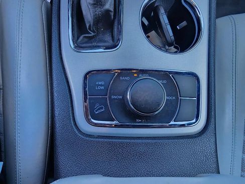Used 2018 Jeep Grand Cherokee Limited AWD/4WD image 28