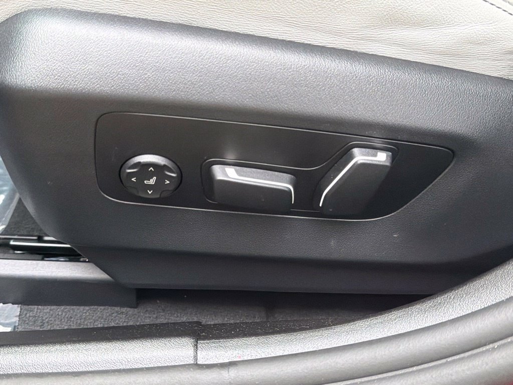Used 2025 BMW M5 Touring AWD/4WD image 52