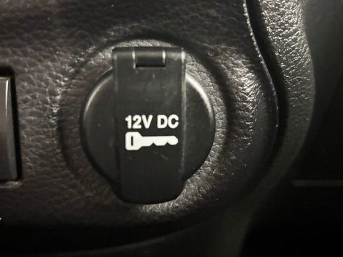 Used 2015 Jeep Wrangler Unlimited Rubicon image 29