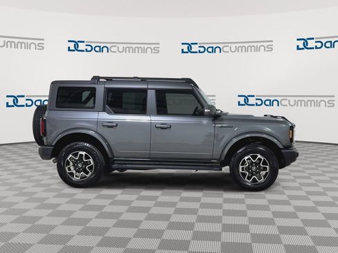 Used 2024 Ford Bronco Outer Banks AWD/4WD image 2