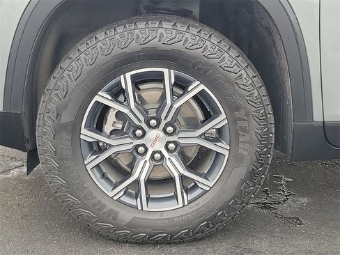 Used 2025 GMC Acadia AT4 image 33