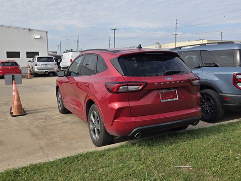 Used 2023 Ford Escape ST-Line w/ Tech Pack #1 FWD image 6