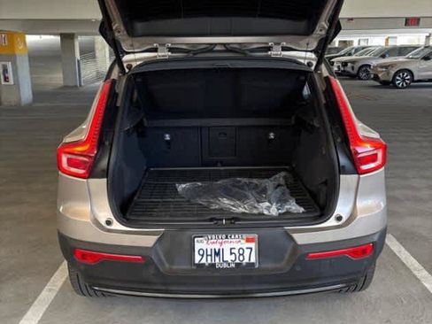Used 2023 Volvo XC40 Recharge Ultimate w/ Protection Package Premier AWD/4WD image 6