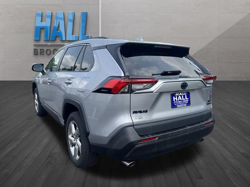 Used 2021 Toyota RAV4 XLE Premium AWD/4WD image 3