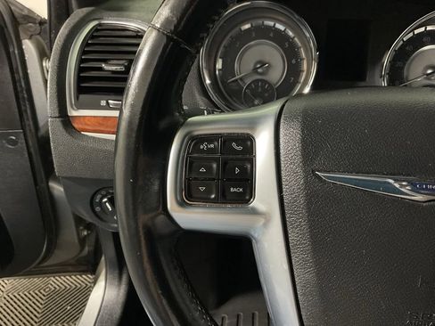Used 2012 Chrysler 300 Limited RWD image 24