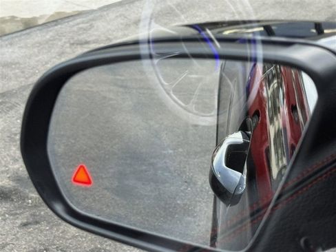 Used 2022 Mercedes-Benz GLB 250 4MATIC image 16